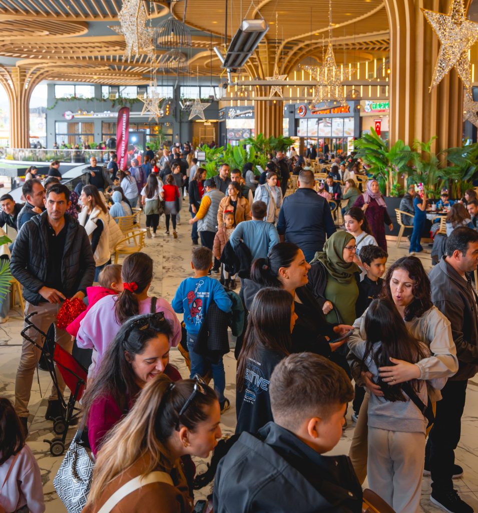 Rüya 48 Outlet’te 23 Nisan Coşkusu Renkli Görüntülere Sahne Oldu